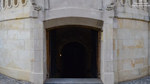 Нижній храм Нижній храм