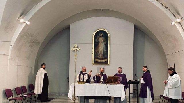 Нижній храм Нижній храм