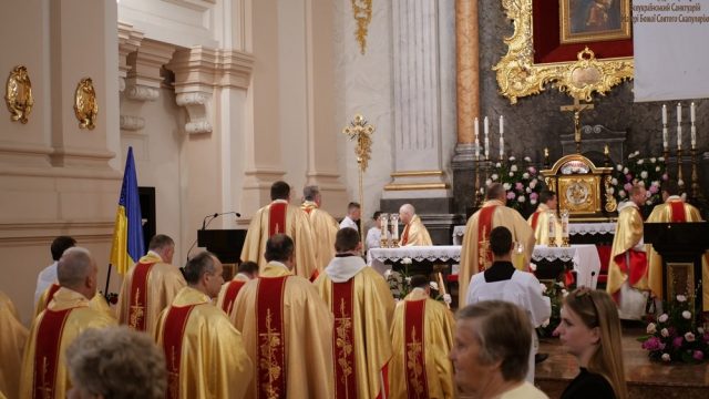 10 років освячення верхнього храму 10 років освячення верхнього храму