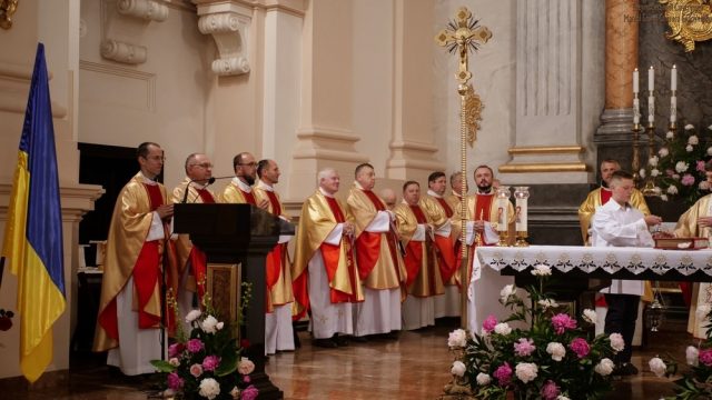 10 років освячення верхнього храму 10 років освячення верхнього храму