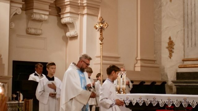 Паломництво осіб облачених в Скапулярій