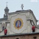 Ласкавий погляд Марії при вході у Бердичівський Санктуарій 17