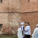 Ласкавий погляд Марії при вході у Бердичівський Санктуарій 9