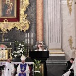 Ласкавий погляд Марії при вході у Бердичівський Санктуарій 13