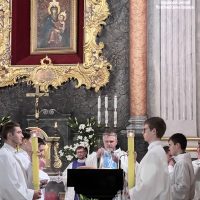 Ласкавий погляд Марії при вході у Бердичівський Санктуарій 14