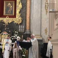 Ласкавий погляд Марії при вході у Бердичівський Санктуарій 3